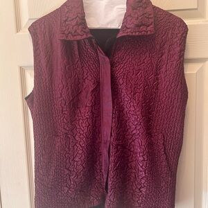Chic Crinkle Vest- Deep Plum and black reversible